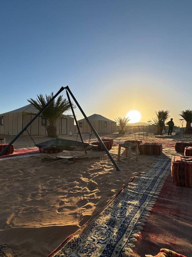 Sahara Dunes Luxury Camp เมอร์ซูกา ภายนอก รูปภาพ