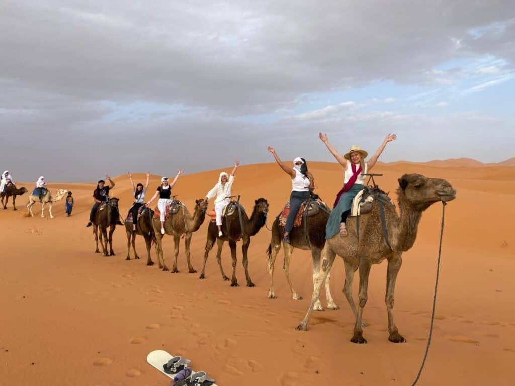 Sahara Dunes Luxury Camp เมอร์ซูกา ภายนอก รูปภาพ